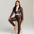 Diva Luxe Eco-Leather Set – Color Chocolate | Chaqueta Crop + Leggings